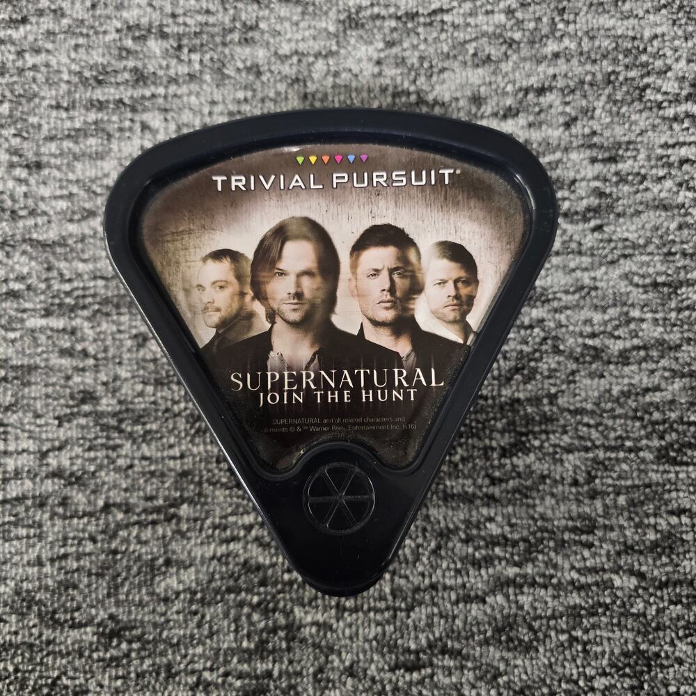 Hasbro 2016 Supernatural Join the Hunt Trivial Pursuit Game